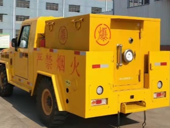 润州凯龙爆破器材运输车：保障爆破任务的安全运行